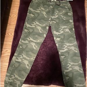 Classic jogger pant, camouflage. Size Large - unisex.